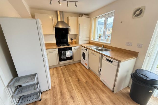 19, Friarwood Avenue, Pontefract photo 3