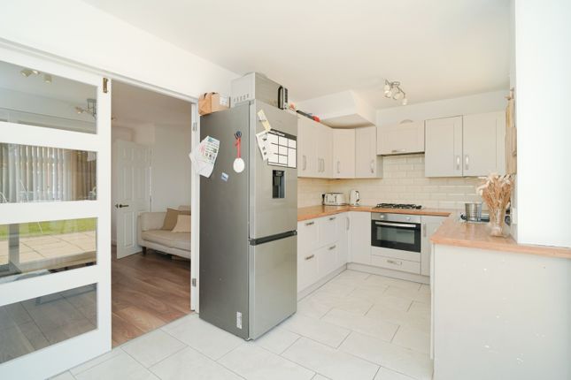 4, Boothroyden Road, Manchester photo 2