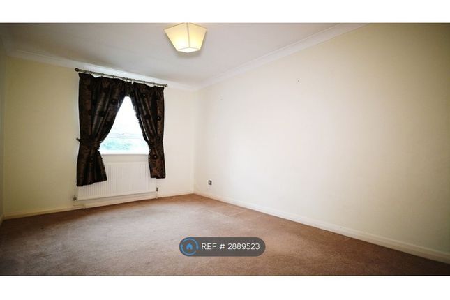 Flat, Coombe Lane, London photo 4