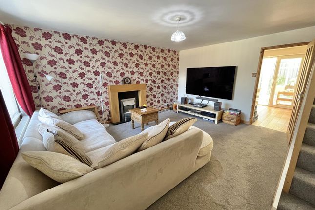3, Castle Street, Glossop photo 3