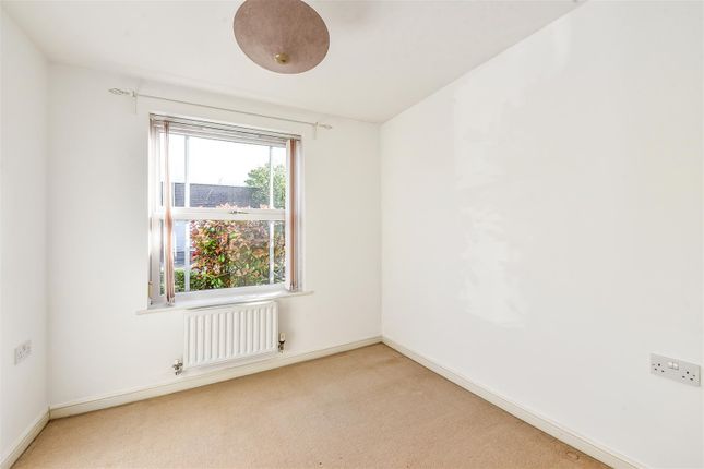 Flat for sale in Topaz Drive, Andover