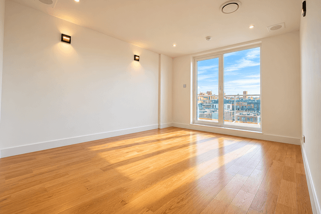 Flat 421, Platinum House, Lyon Road, Harrow photo 2
