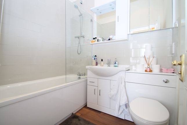 Flat 46, Redhill photo 2