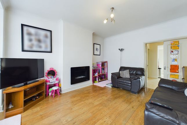 Terraced house for sale in Chanterlands Avenue, Hull