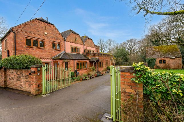 Detached house for sale in Chase Lane Kenilworth, Warwickshire