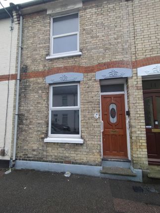 Thumbnail Terraced house to rent in Pretoria Road, Gillingham