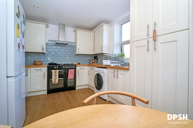368 Leeds Road, Wakefield photo 5