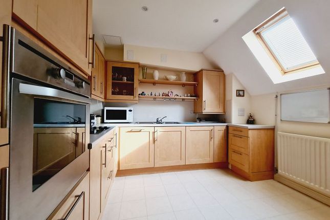 23 Harroway Manor, Cobham Road, Fetcham photo 3
