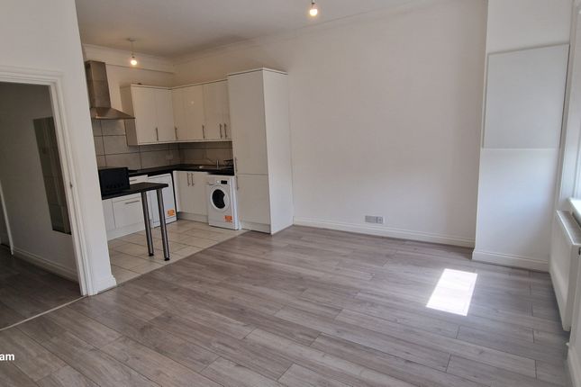 Thumbnail Flat to rent in Brand Close, Seven Sisters Road, London