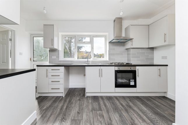 37, Caslon Way, Letchworth Garden City photo 2
