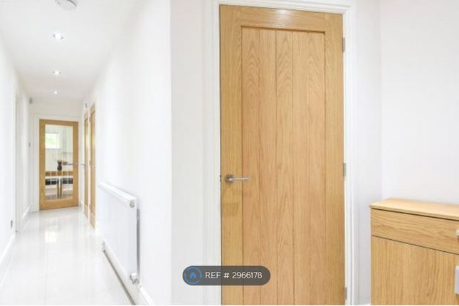 Mead Place, Berry Lane, Rickmansworth photo 2