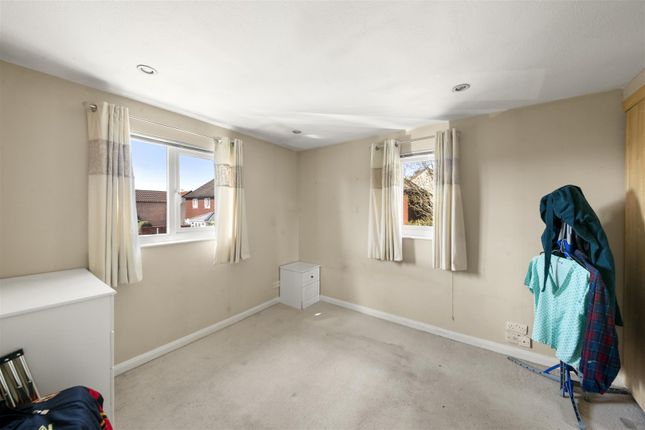 32, Sedley Grove, Harefield photo 3
