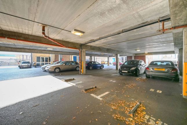 Parking/garage to rent in Avante Court, The Bittoms KT1, Kingston, Kingston Upon Thames,
