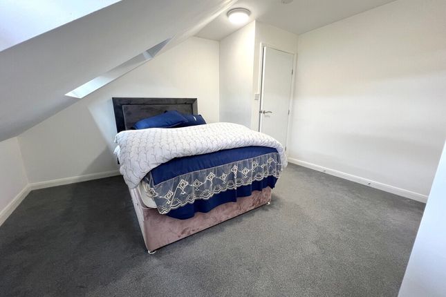 Flat to rent in Frindsbury Road, Strood, Rochester
