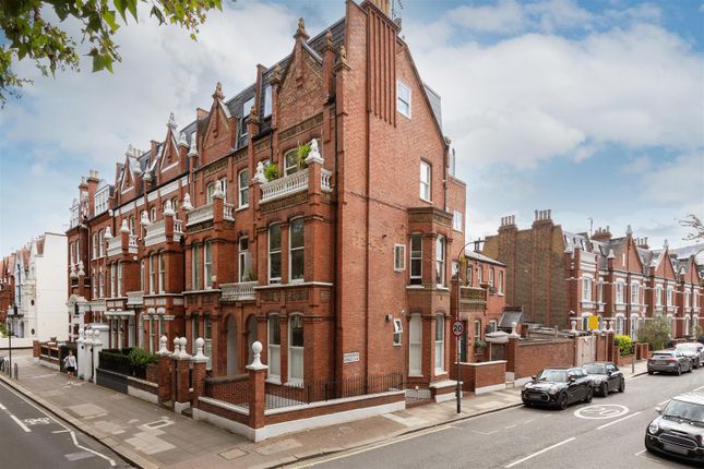 Studio for sale in Quarrendon Street, London