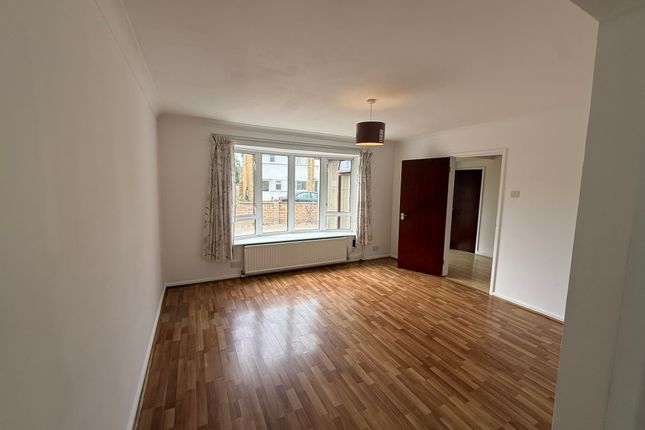 2, Chelwood Road, Cambridge photo 3