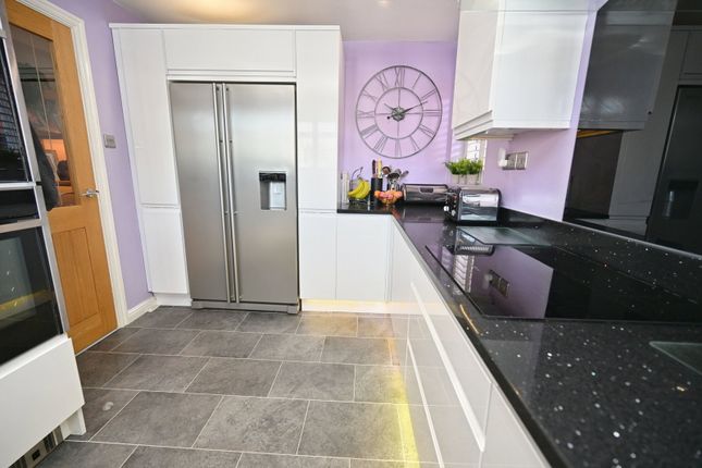 17, Millers Dale, Barnsley photo 4