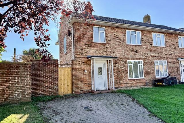 3-bed house on 121, Barrington Road, Goring, £2,000/mo