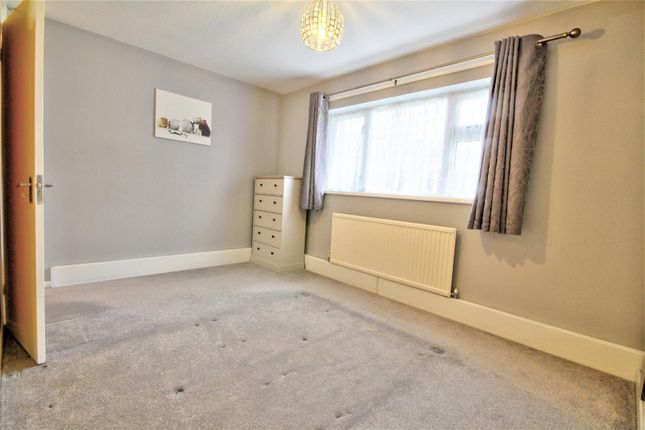 26, Bramston Crescent, Coventry photo 5