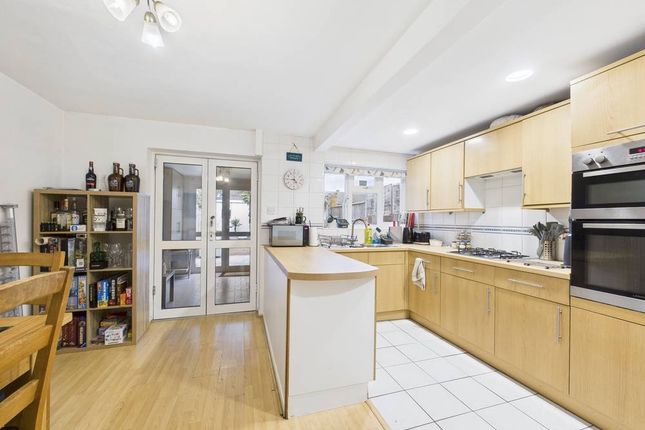 34, Glenfield Road, Surrey photo 4