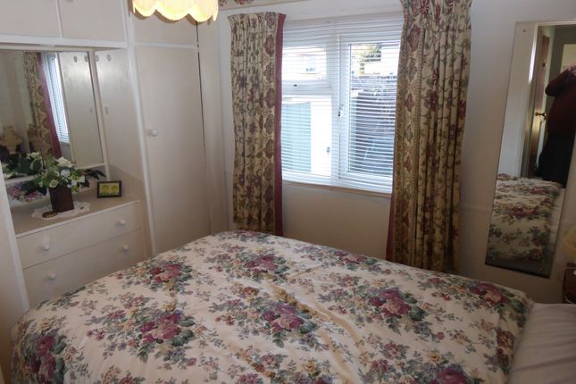 10, St Johns Park, Theobalds Park Road, Enfield photo 5