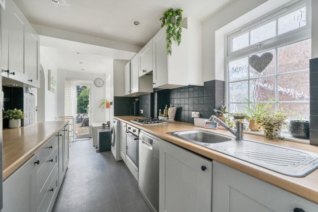 108, Shirley Avenue, Berkshire photo 3