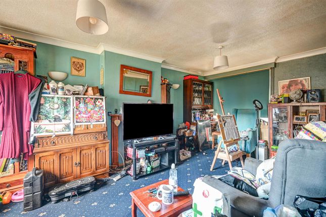 St Edmund Close, Gorleston photo 4