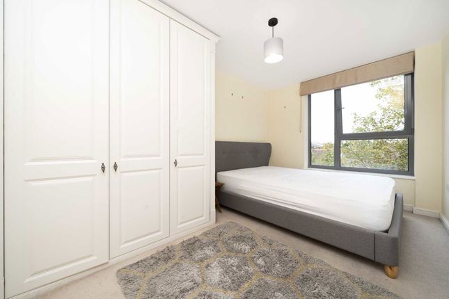 Flat 18, Chesworth Court, 17, Fulneck Place, London photo 5