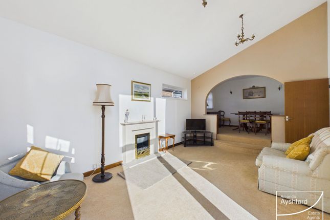 9 Winsford Road, Torquay photo 3