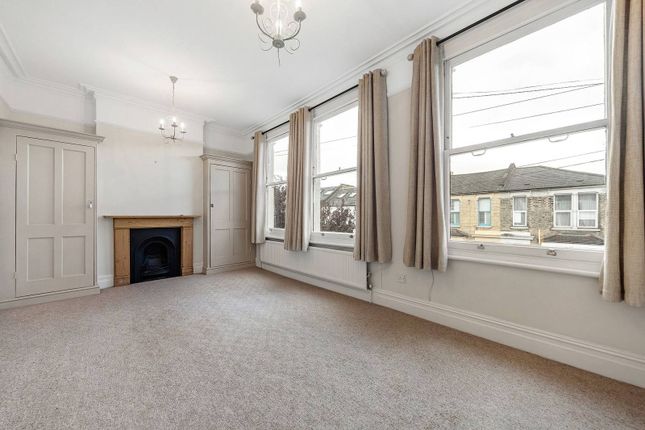 Terraced house to rent in Sarsfeld Road, Wandsworth Common, London