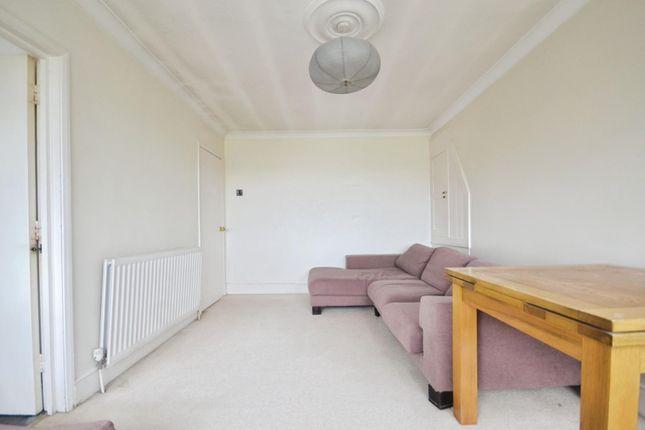 9 Heritage Court, Castle Hill, Reading photo 4