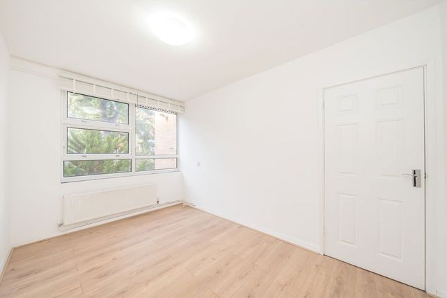16, Bucklands Road, Teddington photo 4