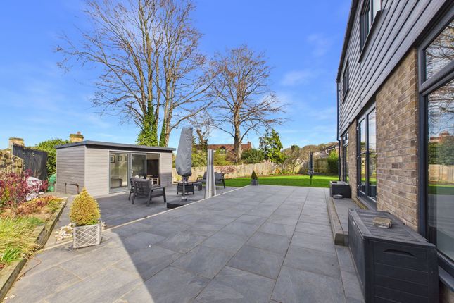 30 Parkland, Blaydon-On-Tyne photo 4