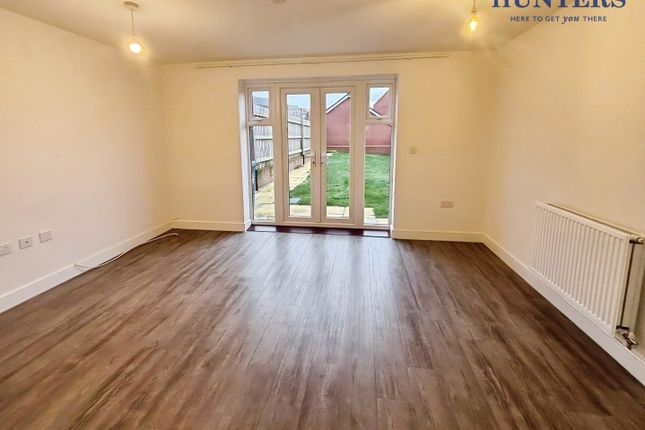 16, Insley Avenue, Lichfield photo 3