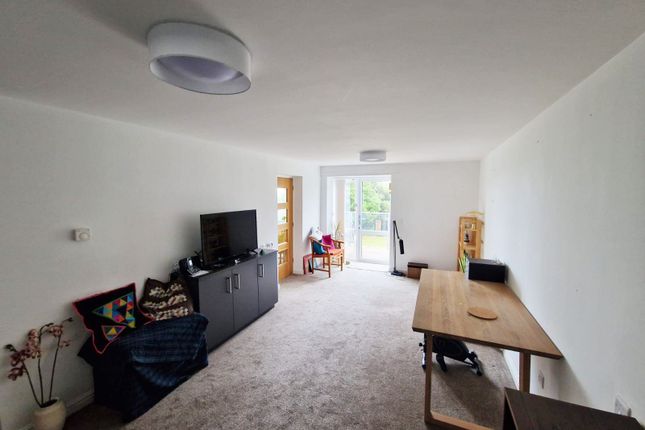 Roswell Court, 8,26, Douglas Avenue, Exmouth photo 3