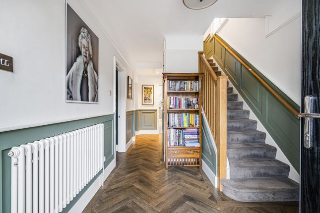 Mayfield, Luddington Avenue, Virginia Water photo 3