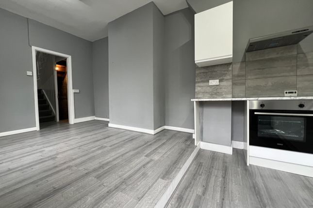 43, Blissett Street, London photo 3