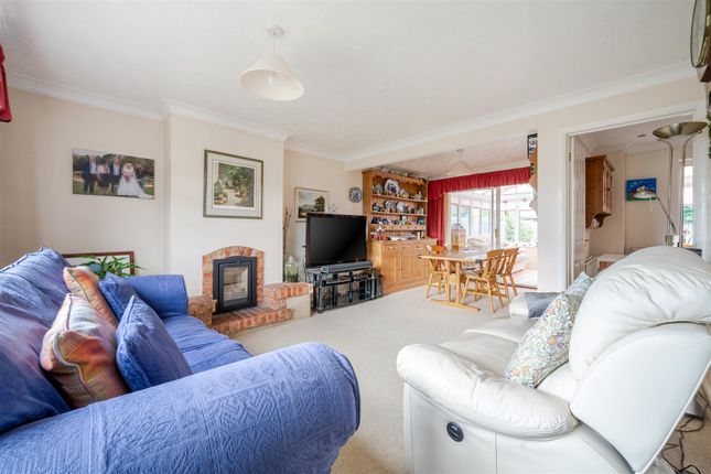 4, Sydney Close, Crowthorne photo 4