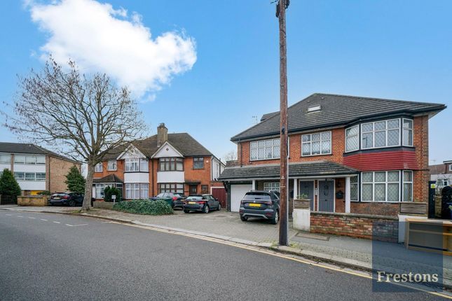 54a Hutton Grove, London photo 2