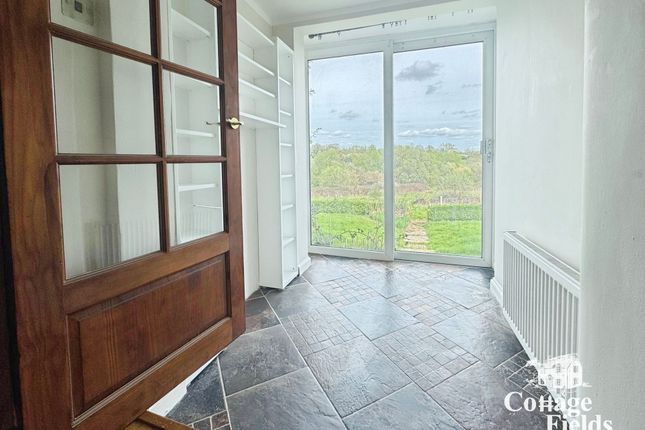 18 Park Road, Potters Bar photo 2