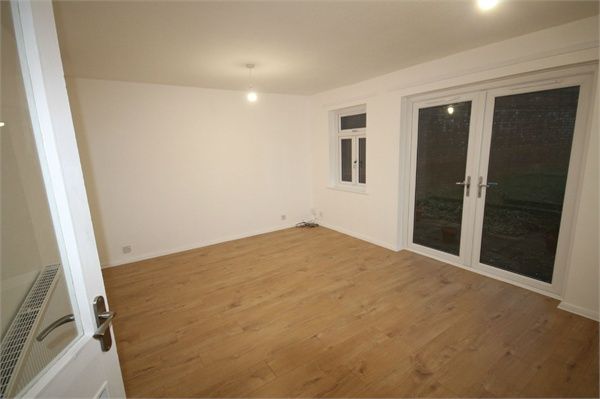 22, Fulmar Lane, WELLINGBOROUGH photo 5