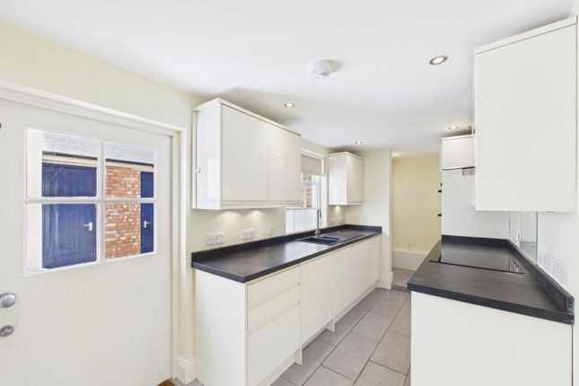 Courtyard Flat, 24 Cambray Place, Cheltenham photo 3
