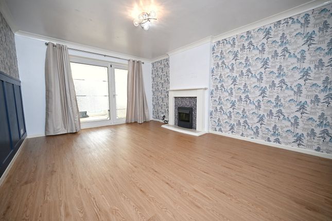19, Longlands Drive, Barnsley photo 4