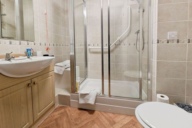 32, Browning Court, Newcastle Upon Tyne photo 4