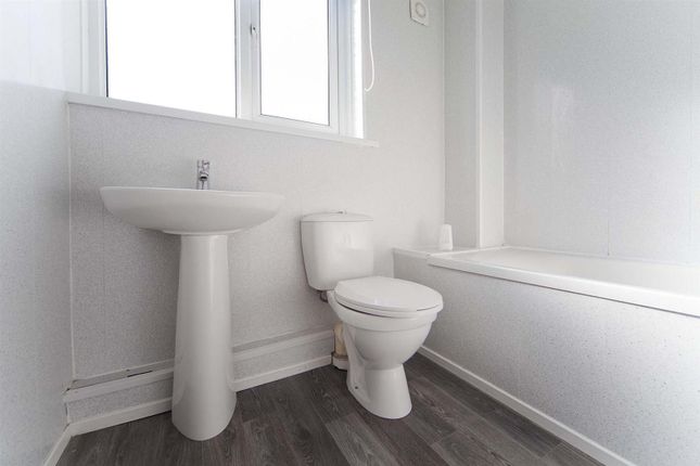 7, Westway, Peterlee photo 4