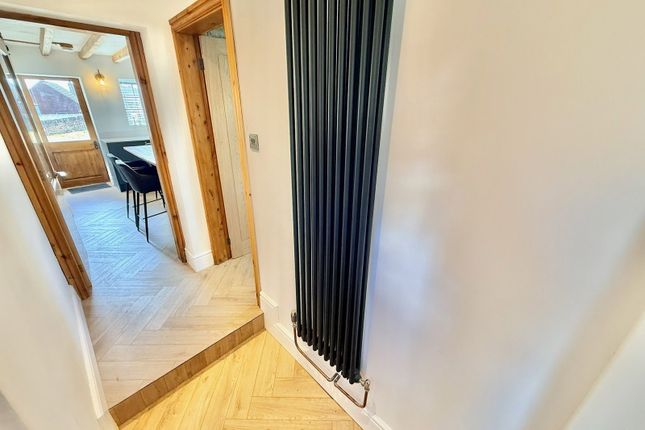 32, Rock Street, Upper Gornal photo 3