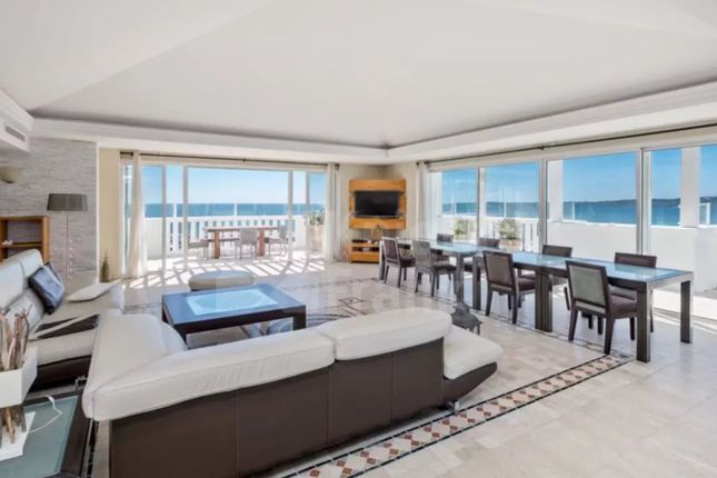 Penthouse for sale in Cannes, Palm Beach, 06400, France