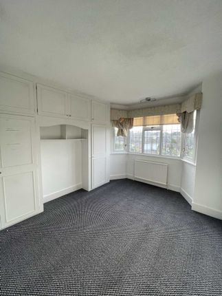Link-detached house to rent in Barnard Road, Sutton Coldfield
