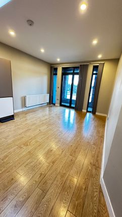 Flat 6, 2A, Wildfell Road, Catford, London photo 4