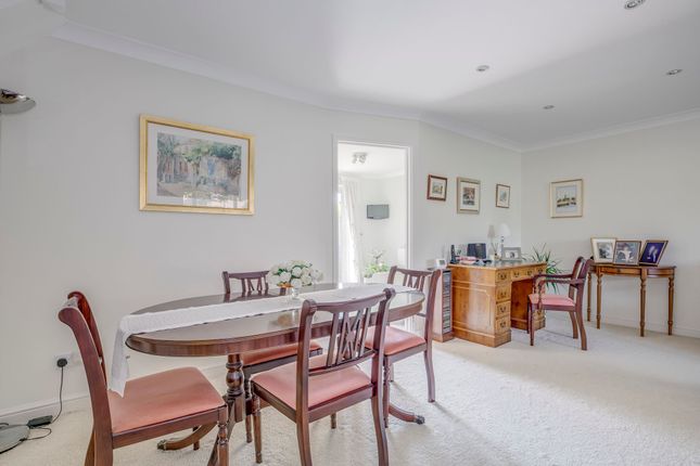 9 Old Windmill Way, Aylesbury photo 3